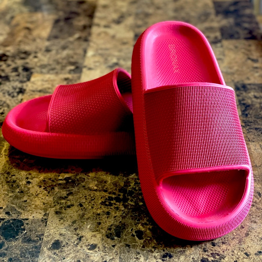Bronax Minimalistic Foam Slides woman size 8
